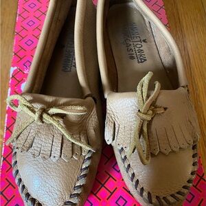 MINNETONKA Tan Leather Moccasins -8.5M